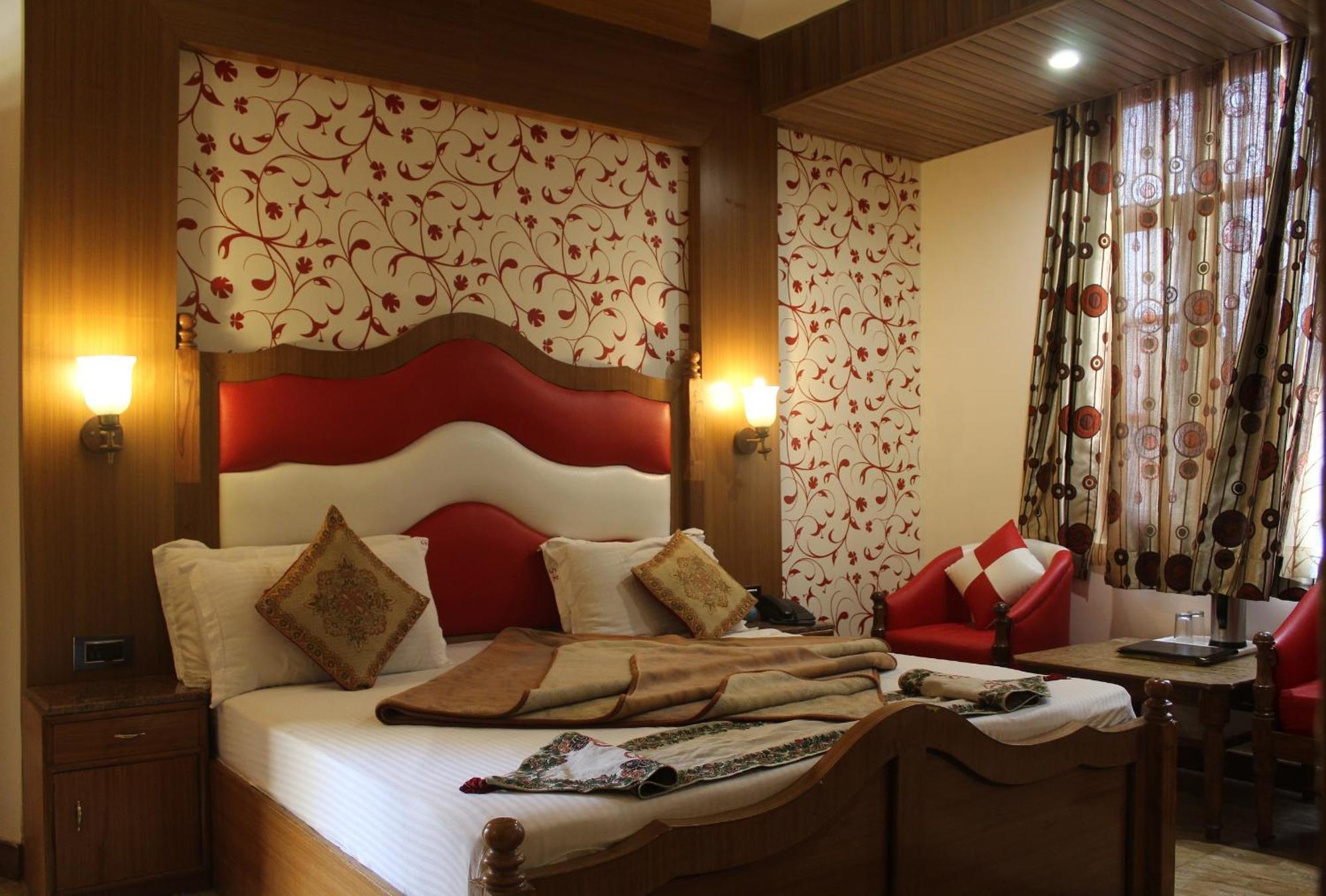 Sagrika Resort Далхаузи Экстерьер фото